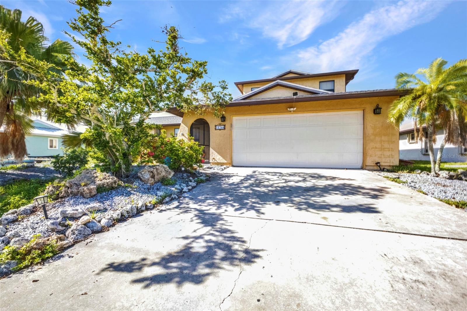 18566 ARAPAHOE CIR, PORT CHARLOTTE, FL