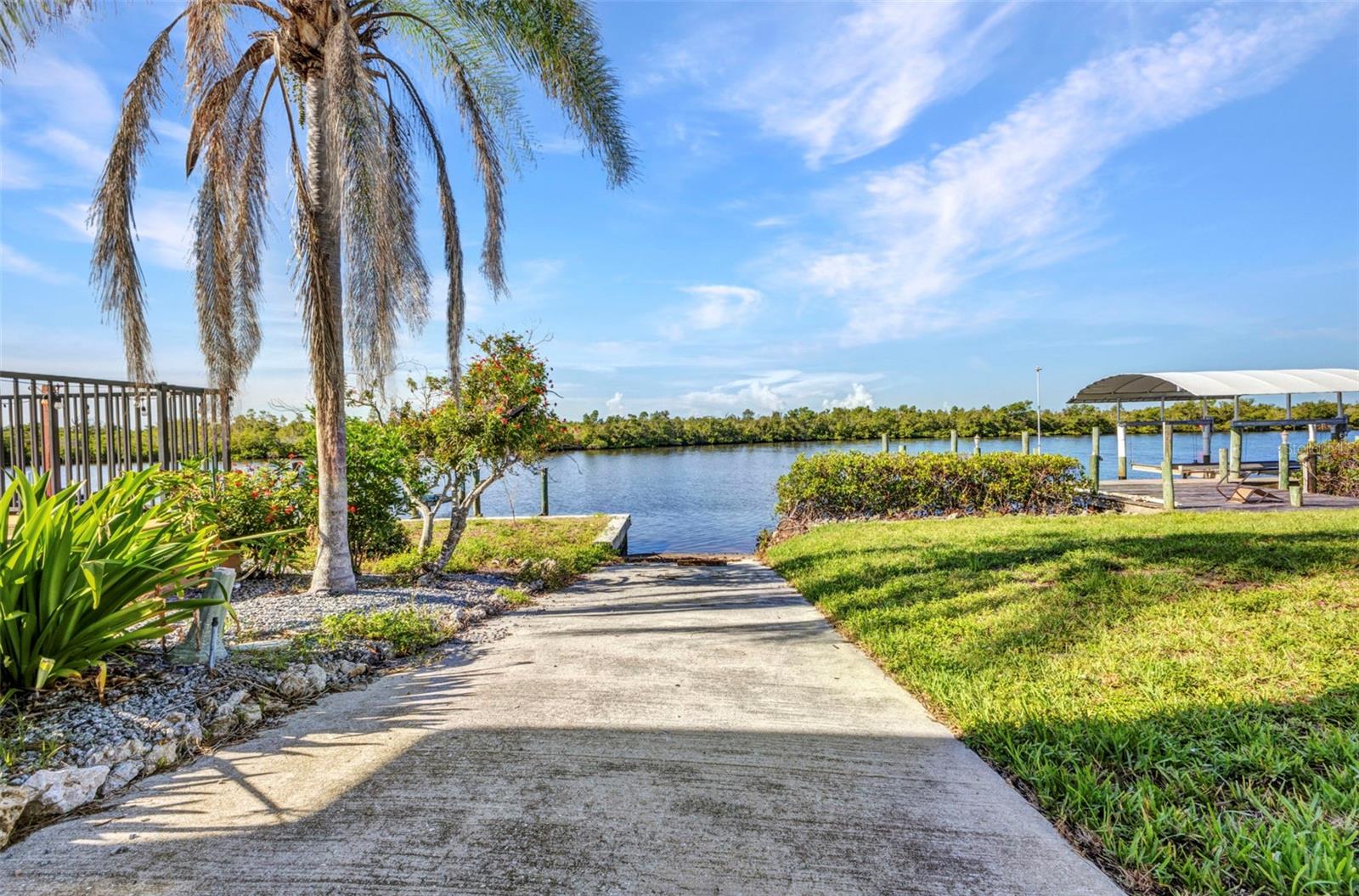 18566 ARAPAHOE CIR, PORT CHARLOTTE, FL — photo 47