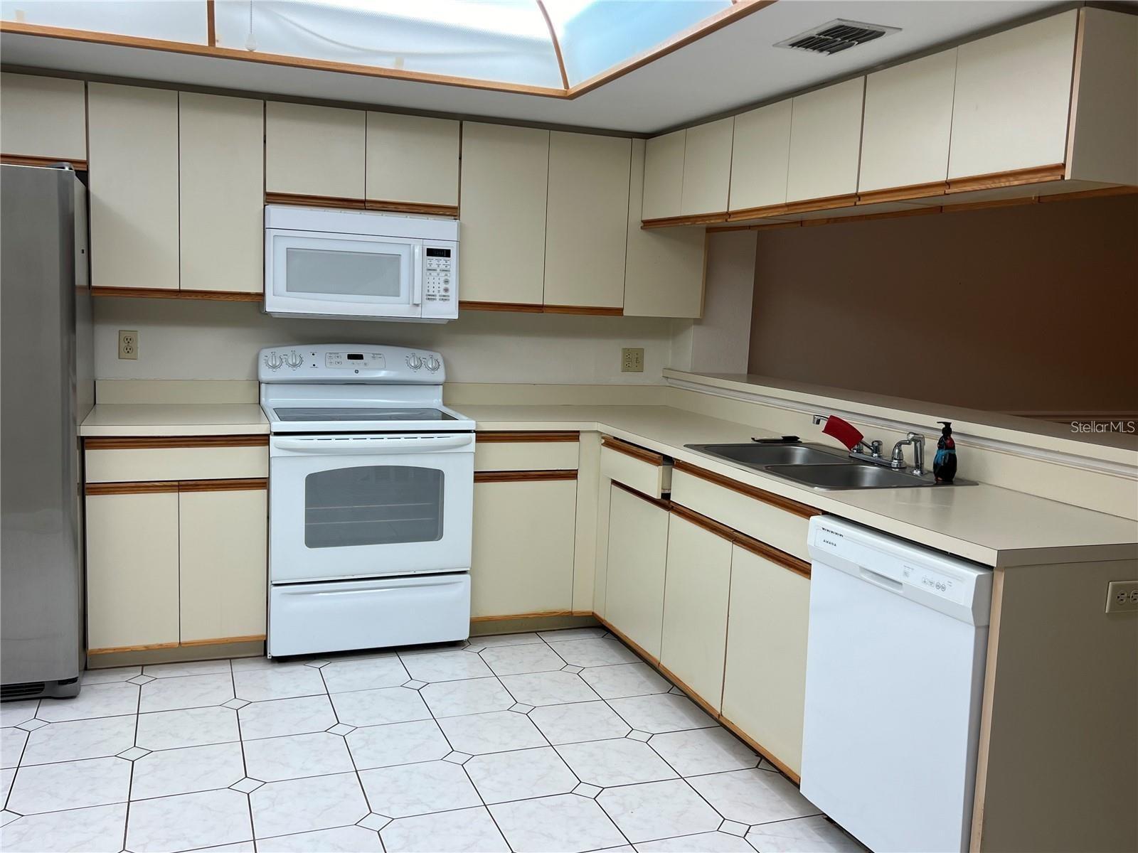 751 PINELLAS BAYWAY S #305, TIERRA VERDE, FL — photo 6