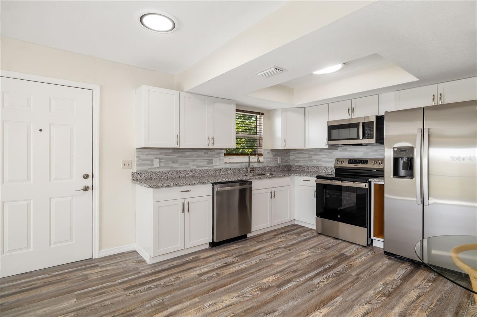 2513 AVENUE B #B, BRADENTON BEACH, FL — photo 20