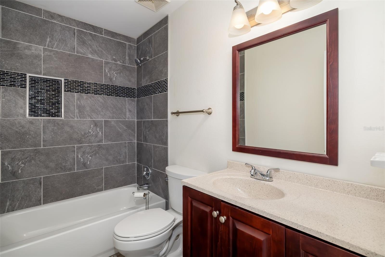 2513 AVENUE B #B, BRADENTON BEACH, FL — photo 26