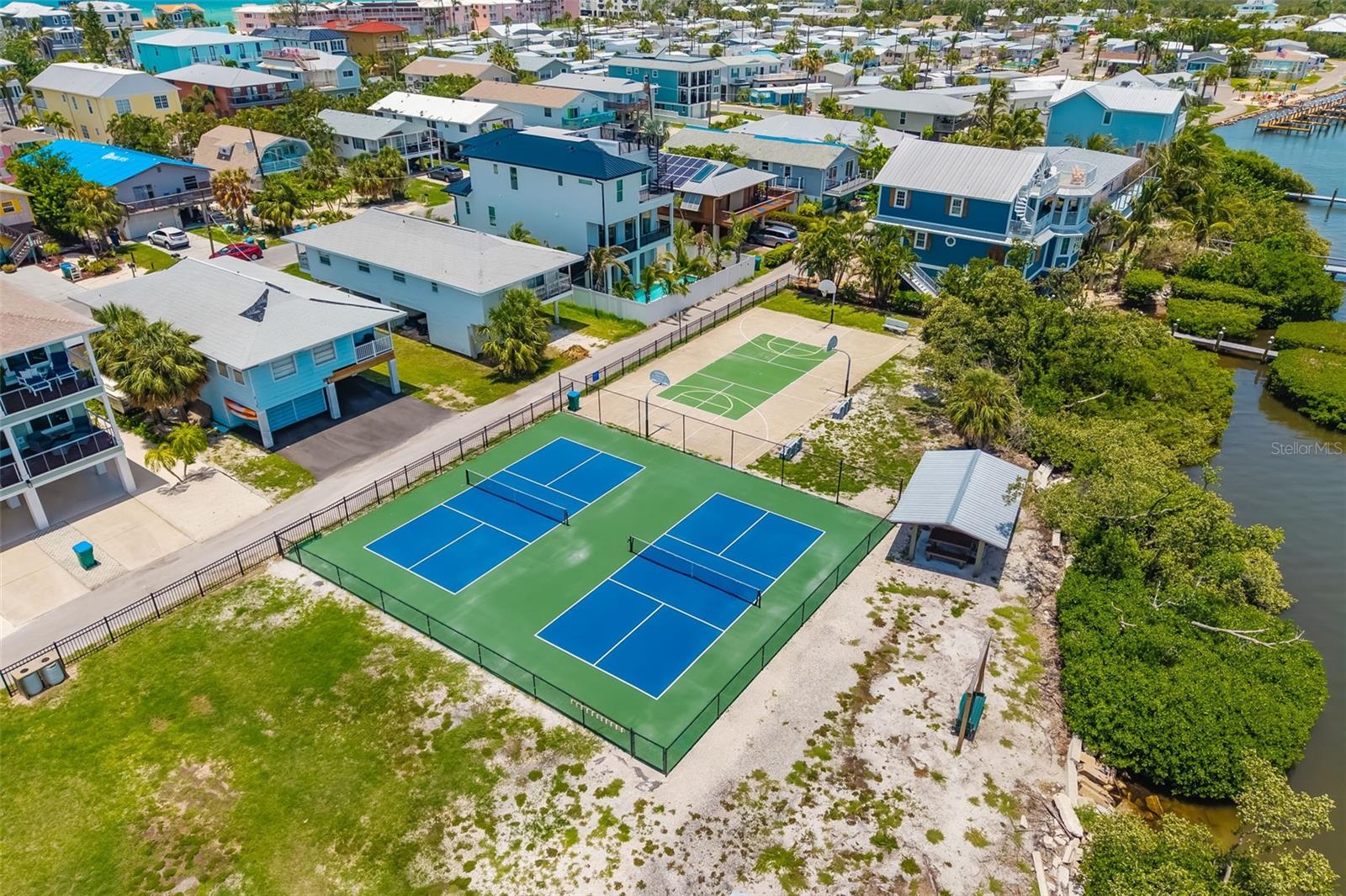 2513 AVENUE B #B, BRADENTON BEACH, FL — photo 16