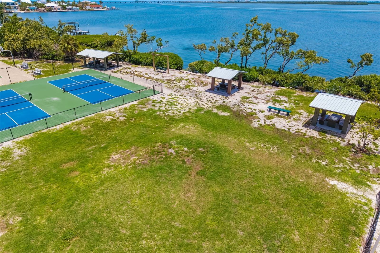 2513 AVENUE B #B, BRADENTON BEACH, FL — photo 39
