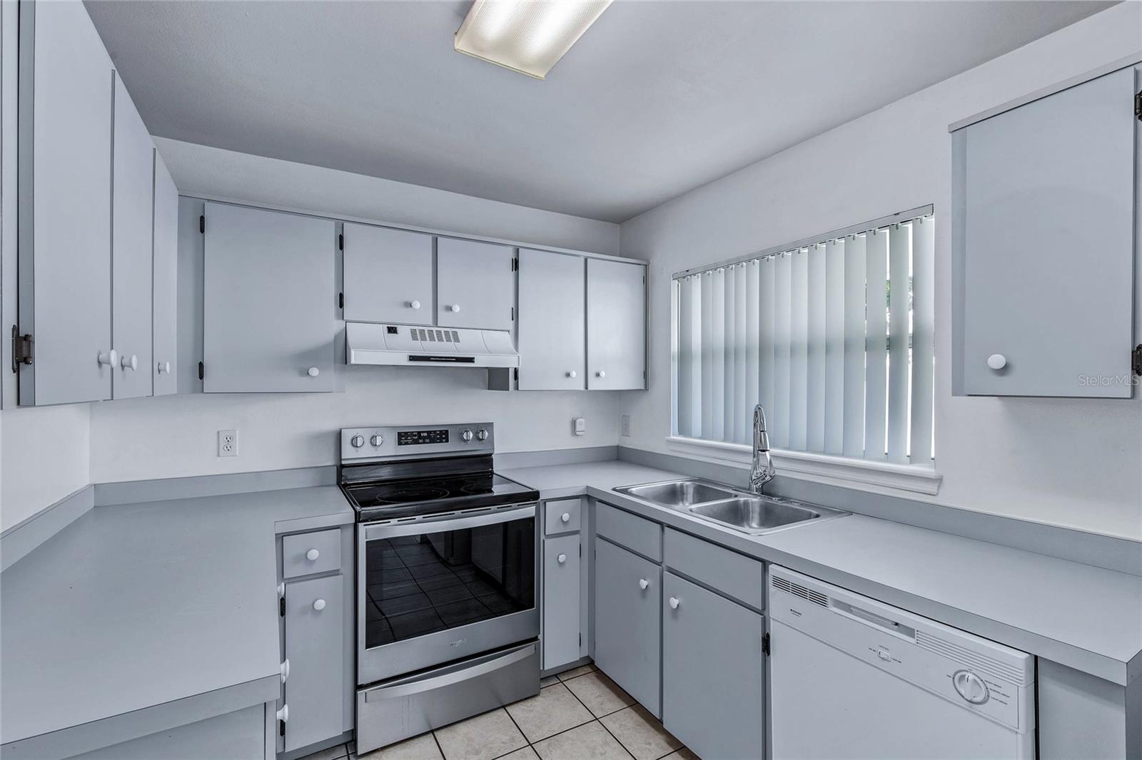 1726 TROPICAL CT, TAVARES, FL — photo 26