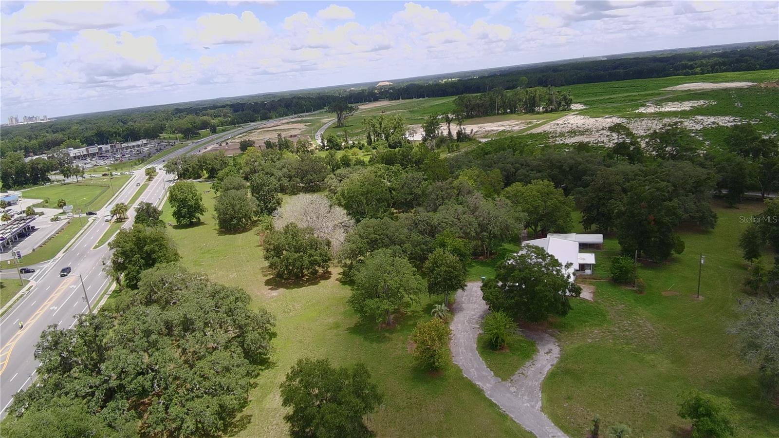 24206 DOC KARELAS DR, NEWBERRY, FL — photo 3