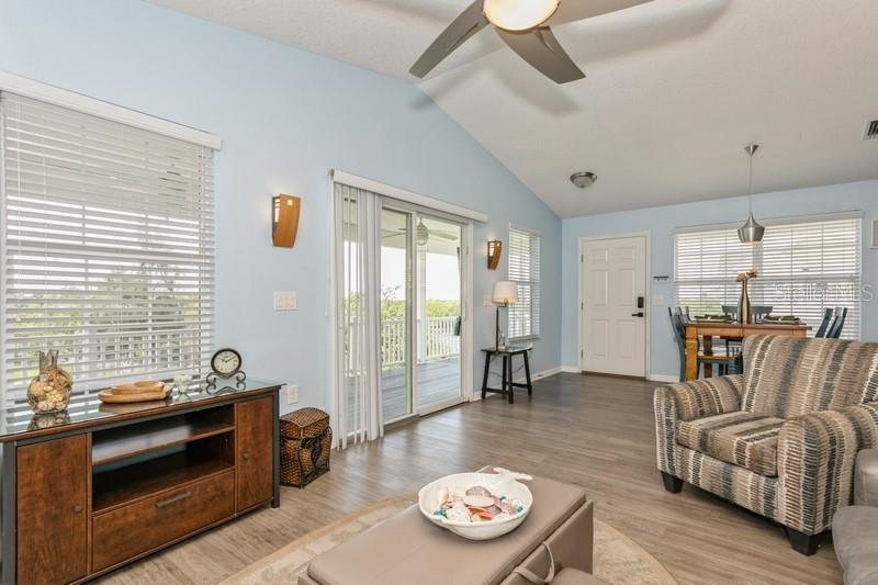 9107 BRUNSWICK LN, TAMPA, FL — photo 23