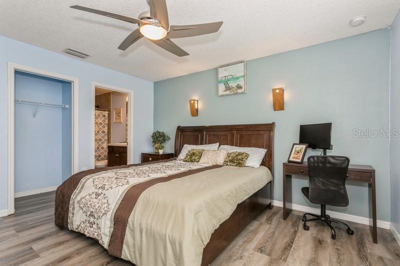 9107 BRUNSWICK LN, TAMPA, FL — photo 28