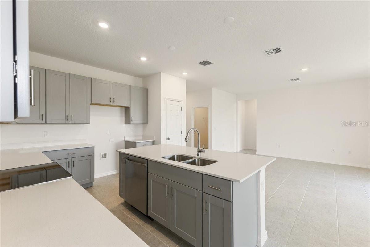 789 LEMON AVE, FRUITLAND PARK, FL — photo 30