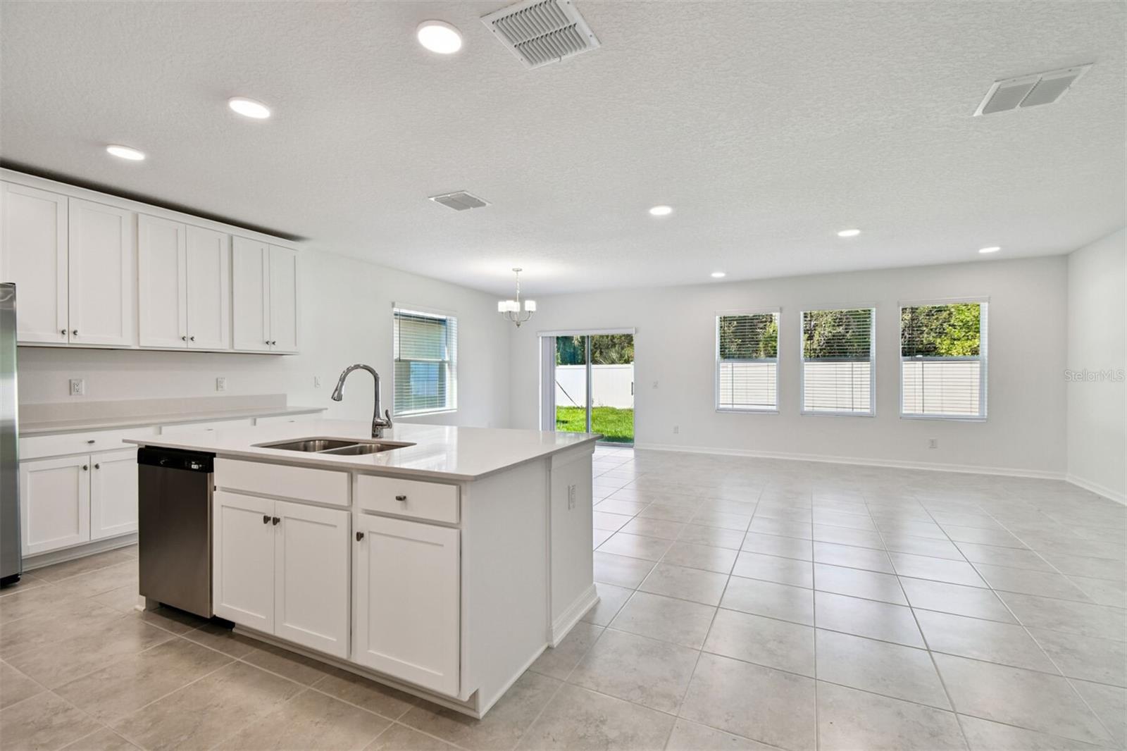 12801 CASTLE OAKS DR, HUDSON, FL — photo 8