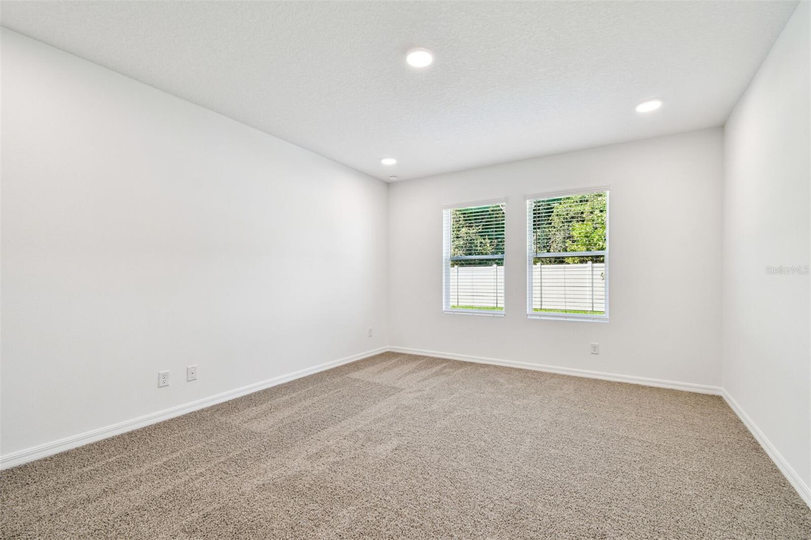 12801 CASTLE OAKS DR, HUDSON, FL — photo 18
