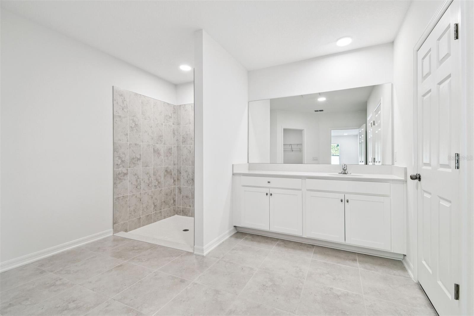 12801 CASTLE OAKS DR, HUDSON, FL — photo 19