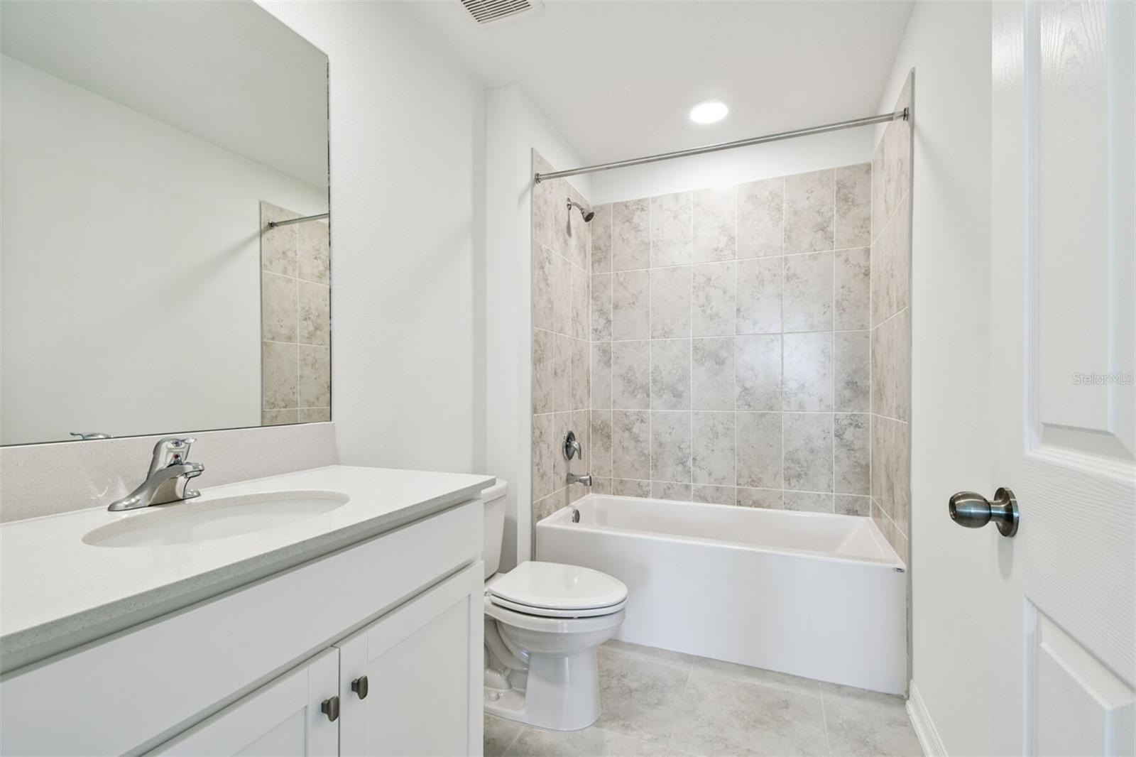 12801 CASTLE OAKS DR, HUDSON, FL — photo 26
