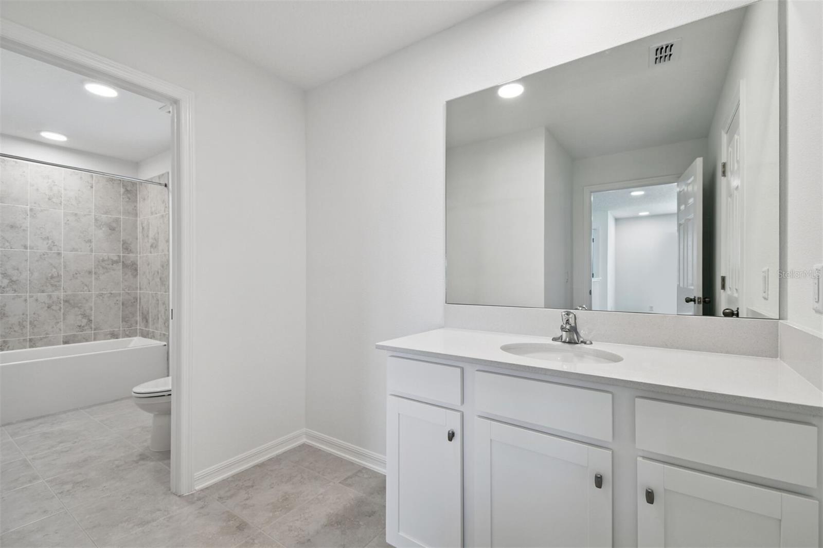 12801 CASTLE OAKS DR, HUDSON, FL — photo 32