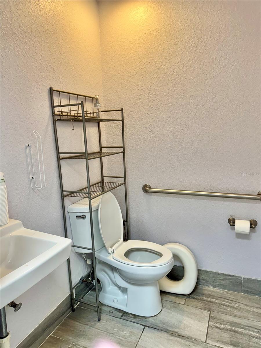 6801 US-27 N #B3, SEBRING, FL — photo 20