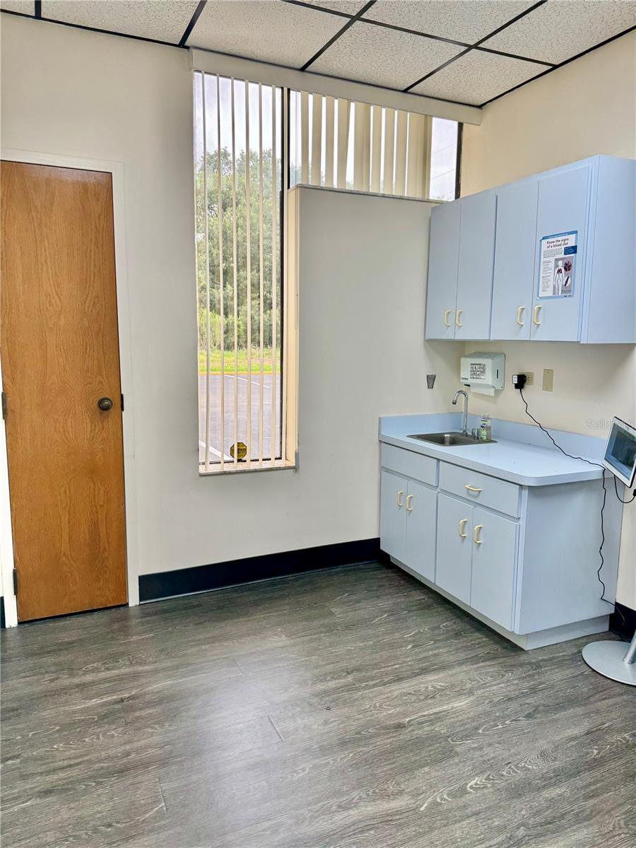 6801 US-27 N #B1, SEBRING, FL — photo 9