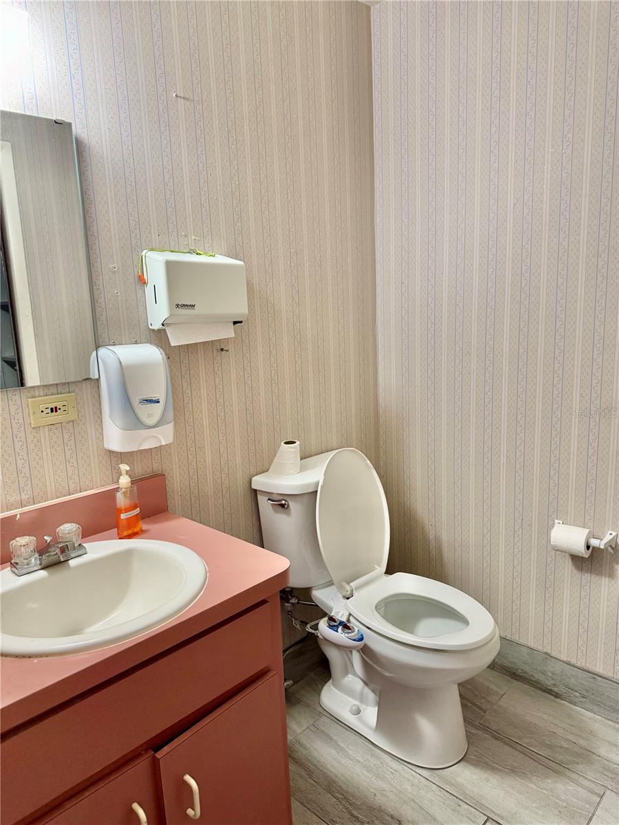 6801 US-27 N #B1, SEBRING, FL — photo 14
