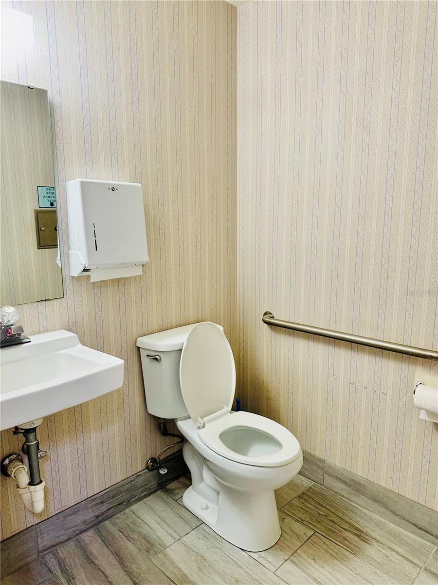 6801 US-27 N #B1, SEBRING, FL — photo 18