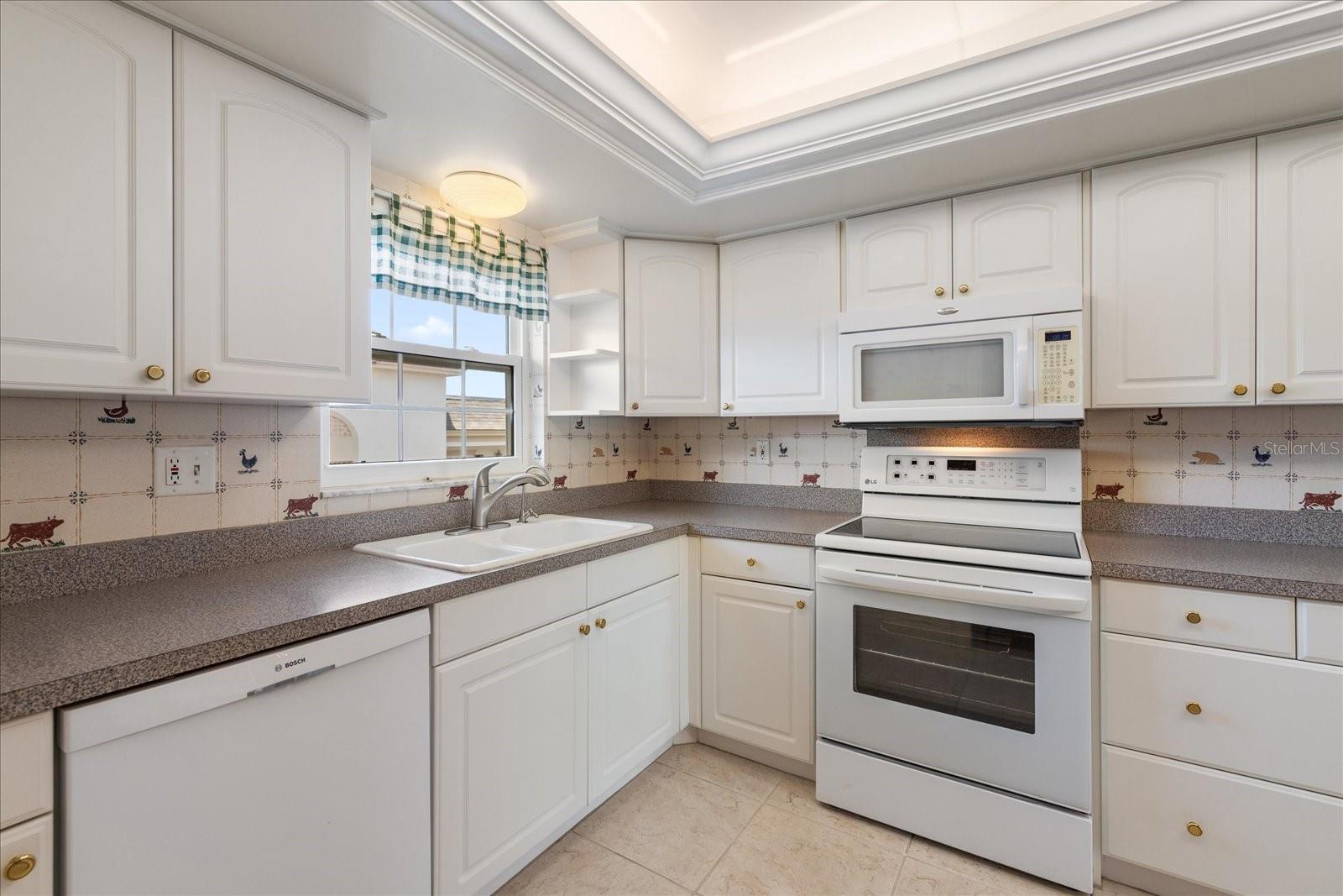 139 BLUFF VIEW DR #405, BELLEAIR BLUFFS, FL — photo 12