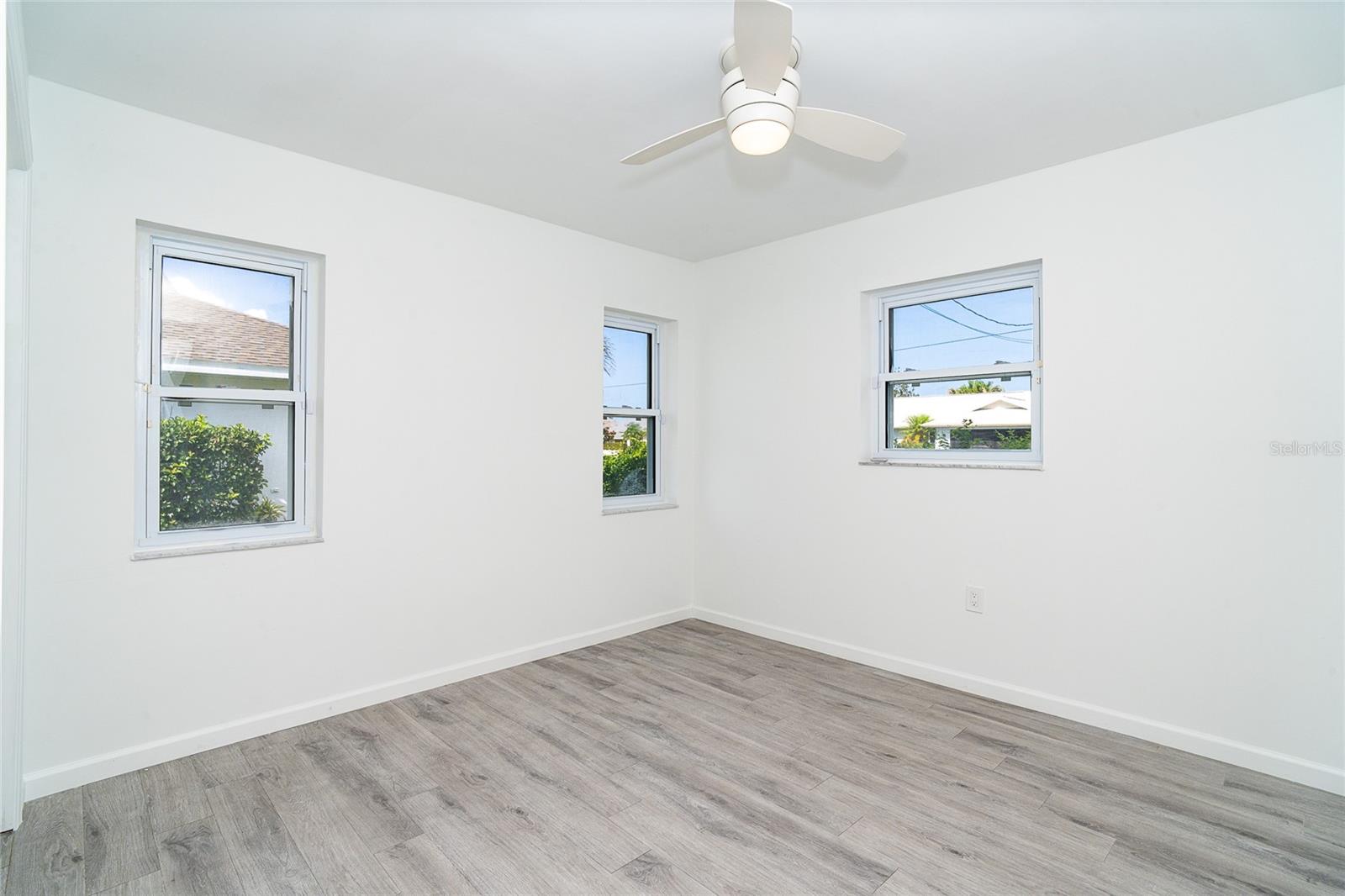 15 BUNKER PL, ROTONDA WEST, FL — photo 34