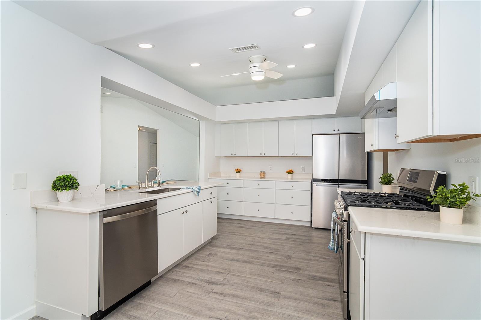 15 BUNKER PL, ROTONDA WEST, FL — photo 23