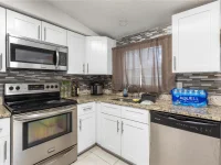 2712 BERDETTA ST — photo 20