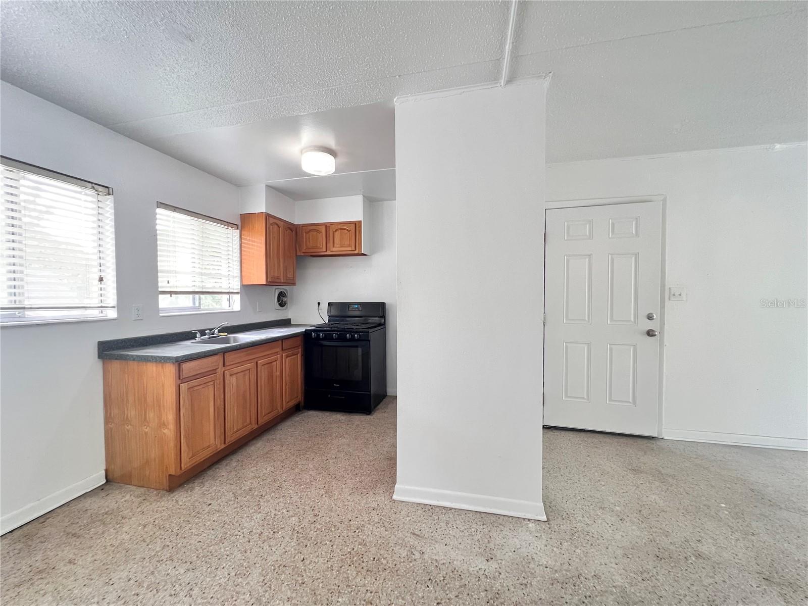 1303 NW 6TH ST #4, GAINESVILLE, FL — photo 4