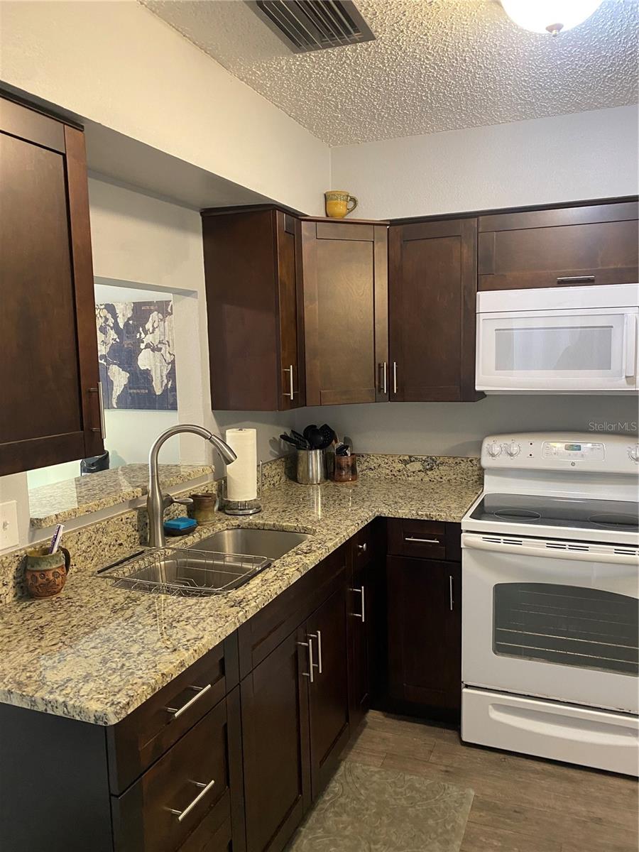 832 CAMBRIDGE CT, DUNEDIN, FL — photo 12