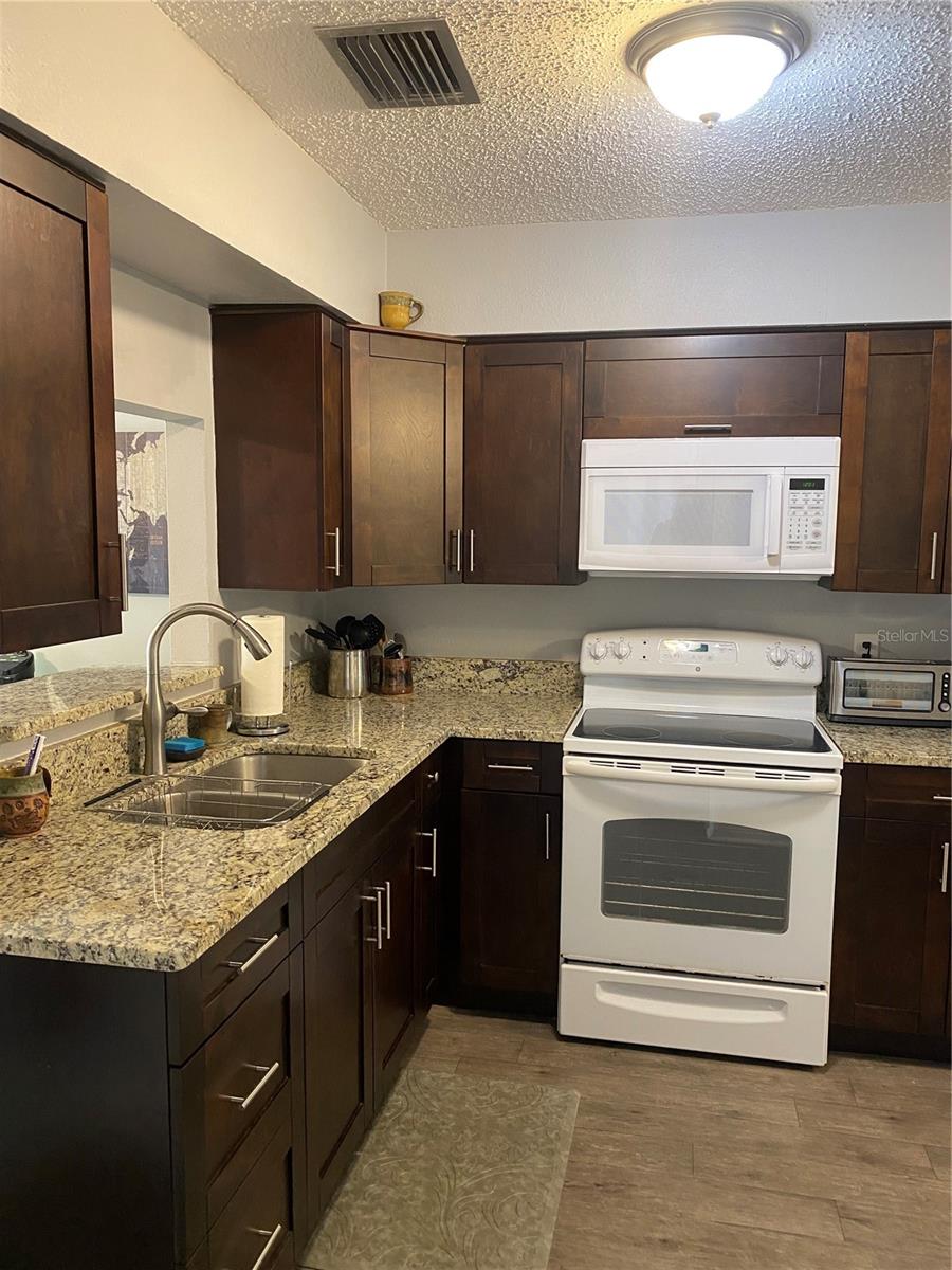 832 CAMBRIDGE CT, DUNEDIN, FL — photo 14
