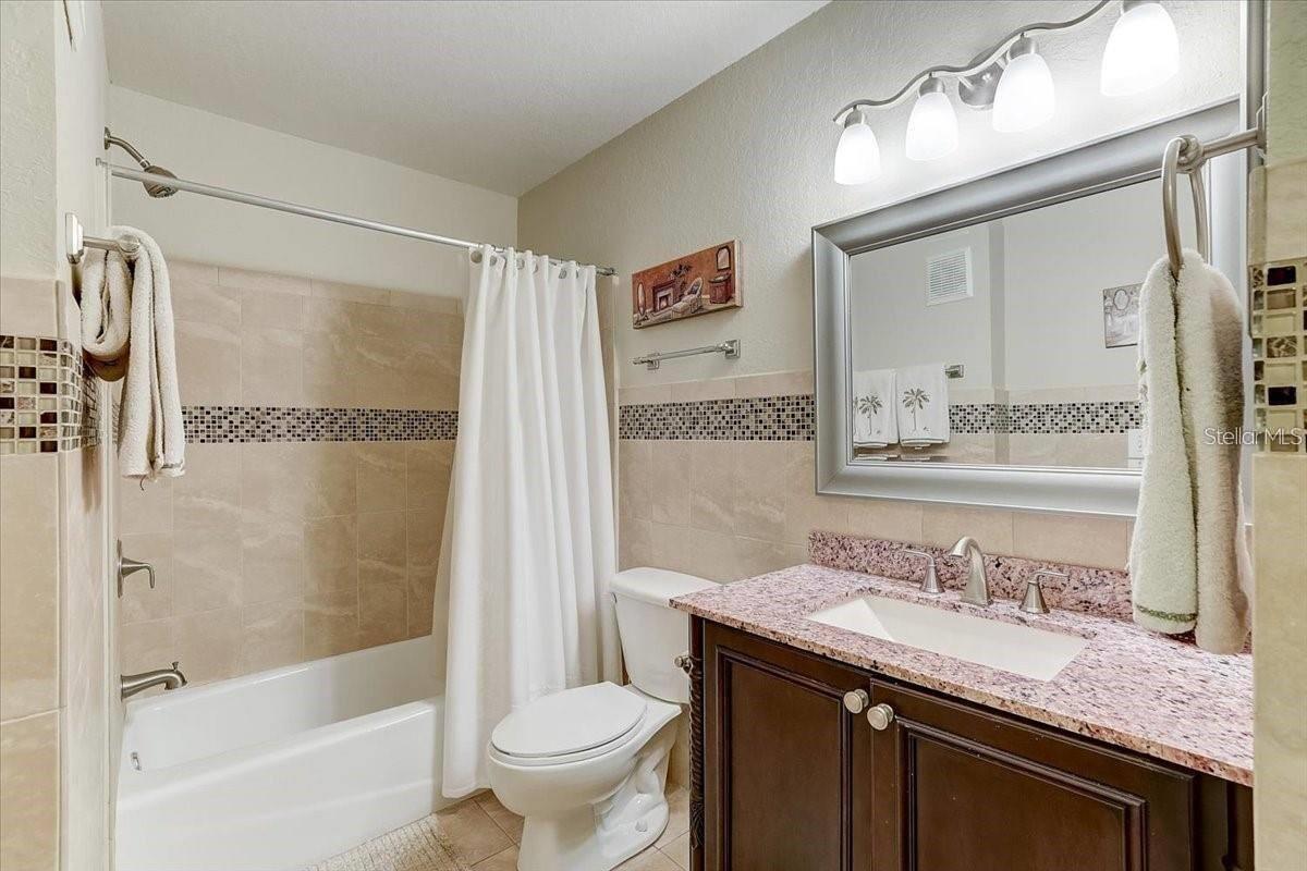 8815 MANOR LOOP #104, LAKEWOOD RANCH, FL — photo 14