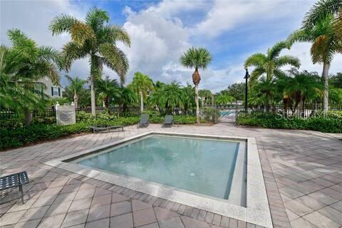 8815 MANOR LOOP #104, LAKEWOOD RANCH, FL — photo 23