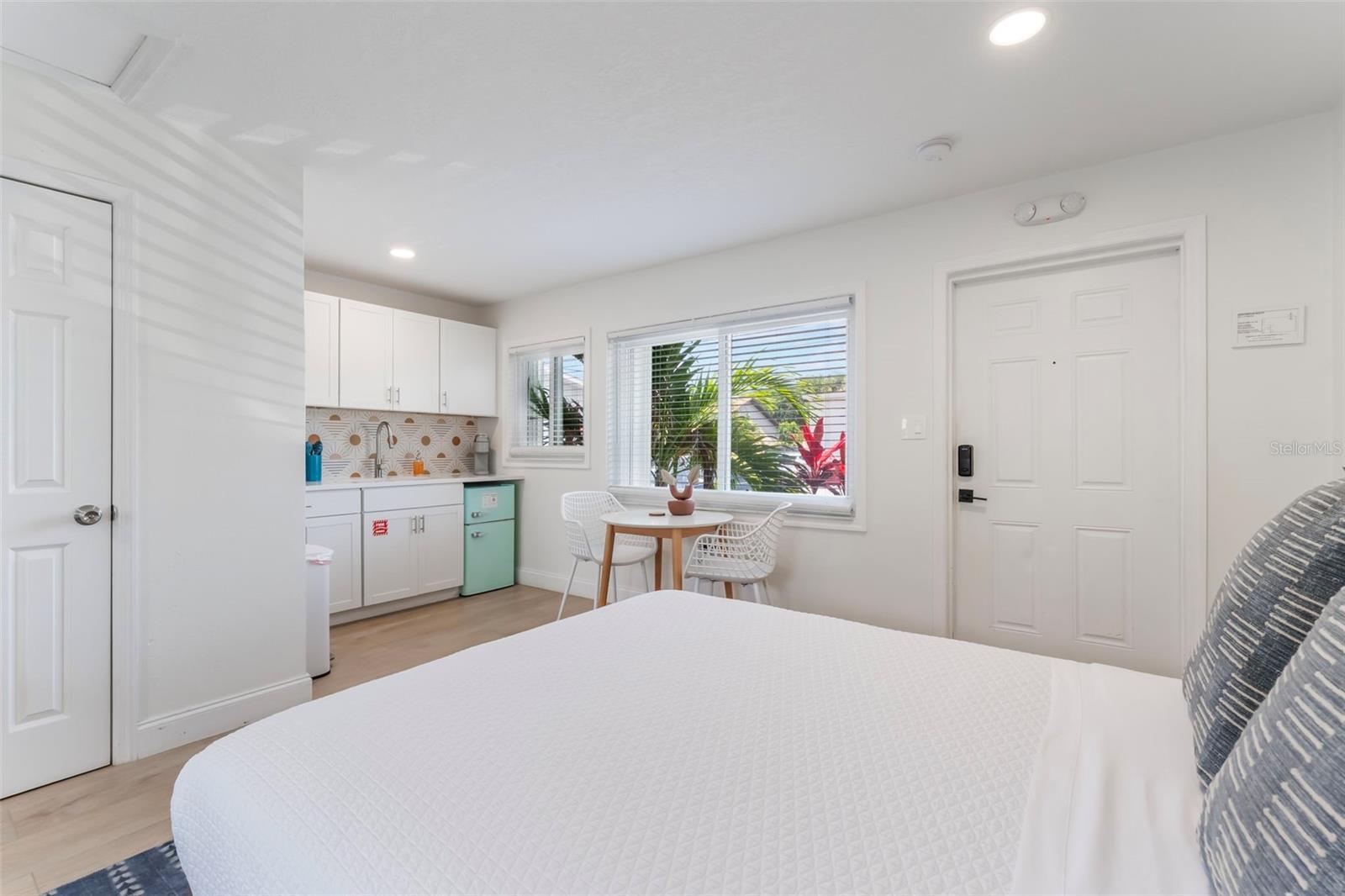 402 S ORLANDO AVE, COCOA BEACH, FL — photo 33