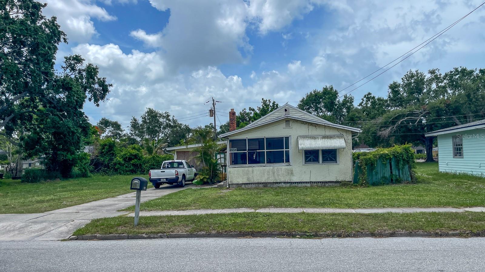 2050-2026 10TH, SARASOTA, FL — photo 3