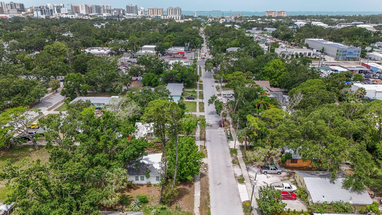 2050-2026 10TH, SARASOTA, FL — photo 7