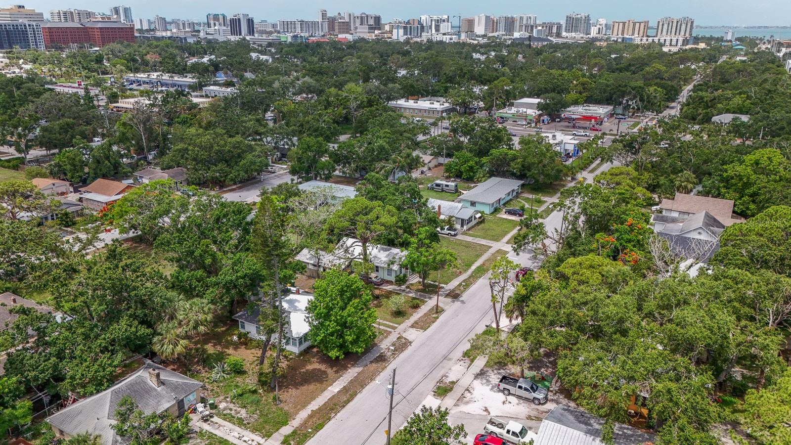 2050-2026 10TH, SARASOTA, FL — photo 8