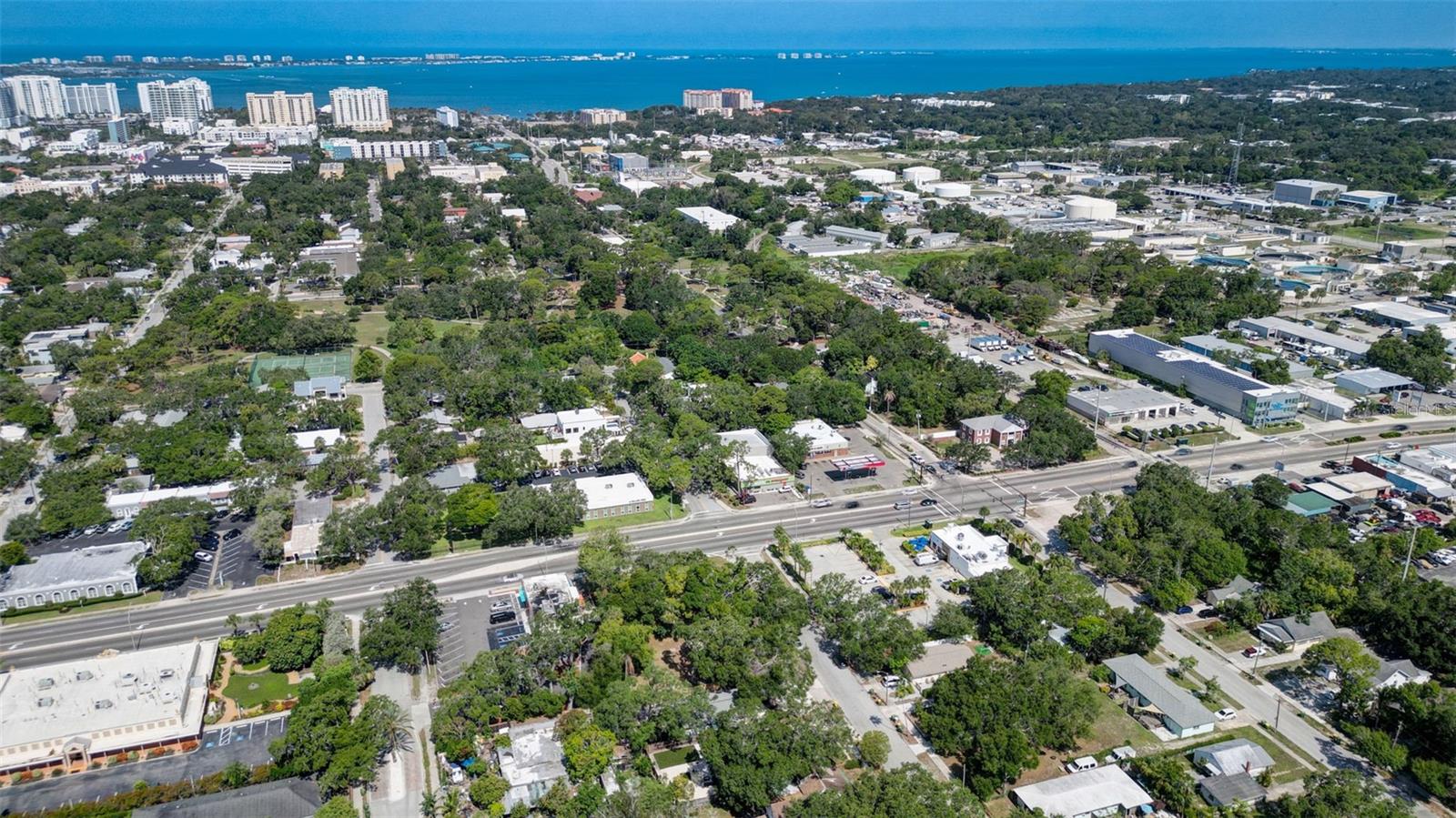2050-2026 10TH, SARASOTA, FL — photo 9