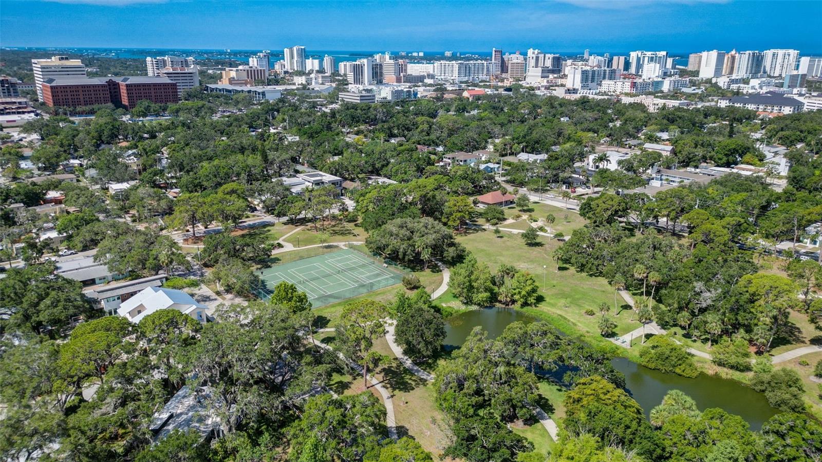 2050-2026 10TH, SARASOTA, FL — photo 11