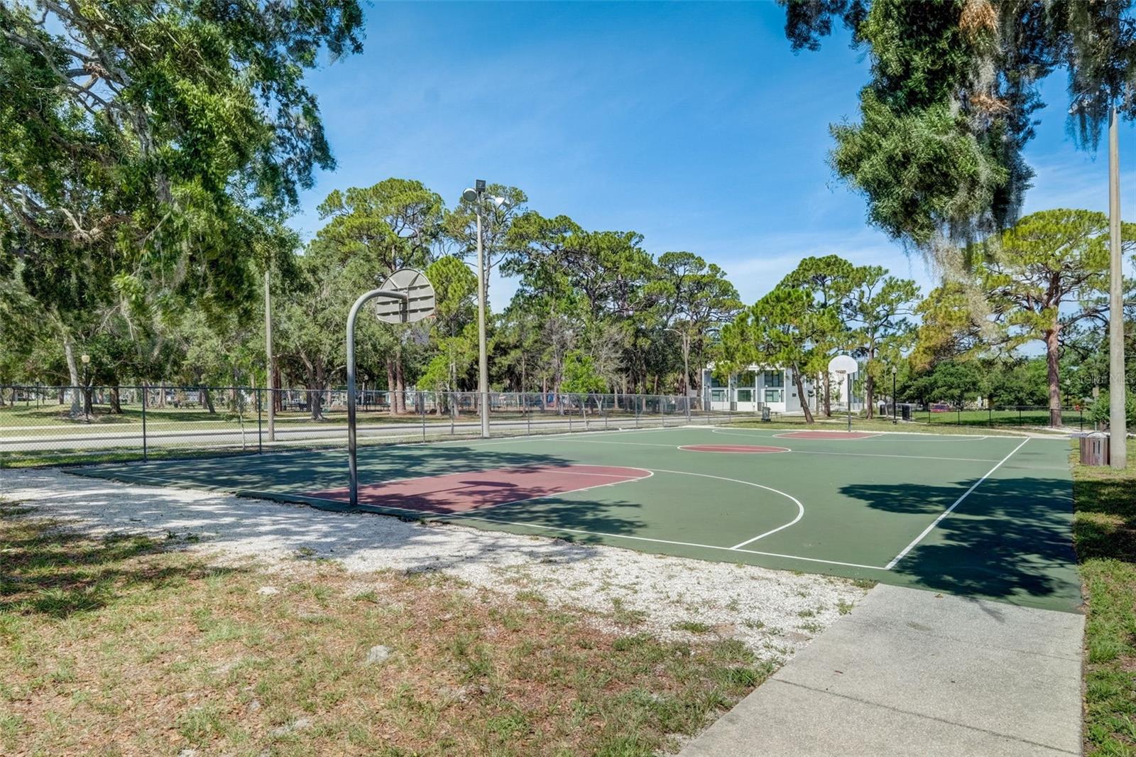 2050-2026 10TH, SARASOTA, FL — photo 14