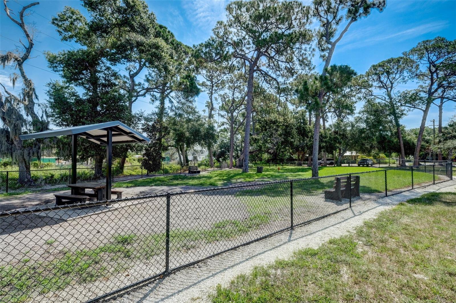 2050-2026 10TH, SARASOTA, FL — photo 15