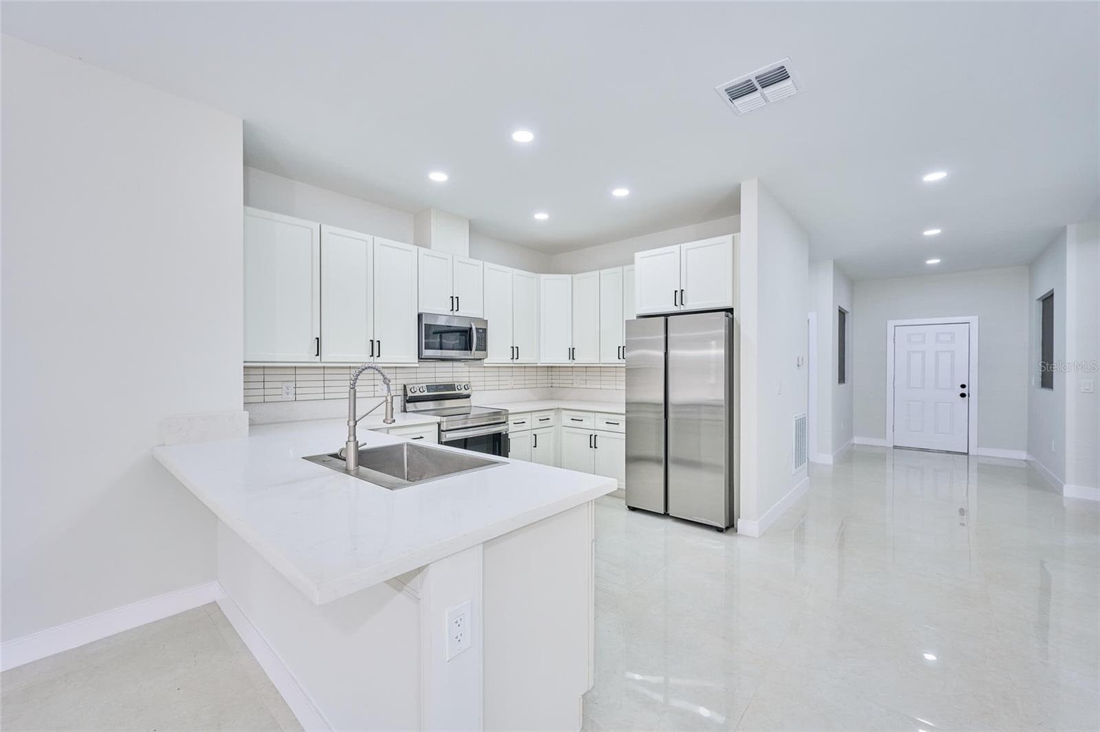 3431 ORCHID DR, INDIAN LAKE ESTATES, FL — photo 7
