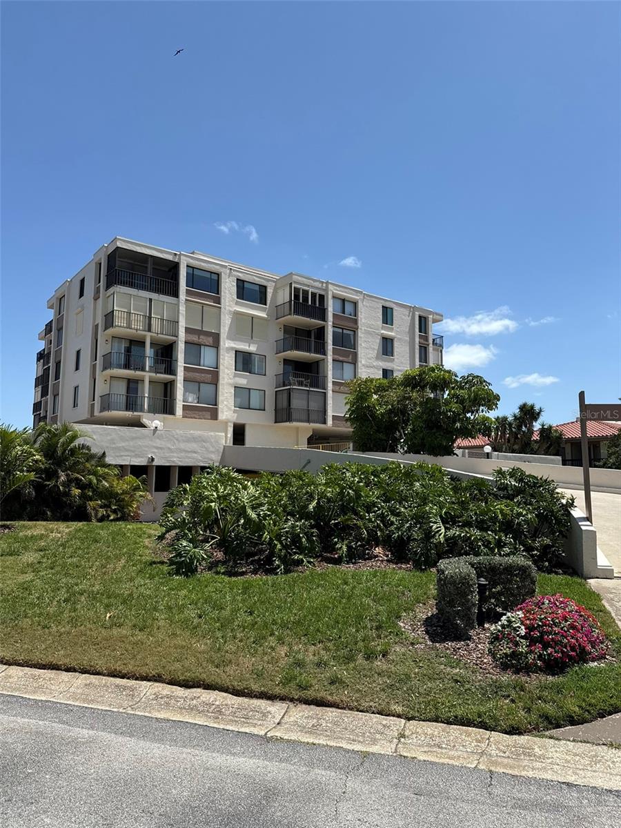 6218 PALMA DEL MAR #303, ST PETERSBURG, FL