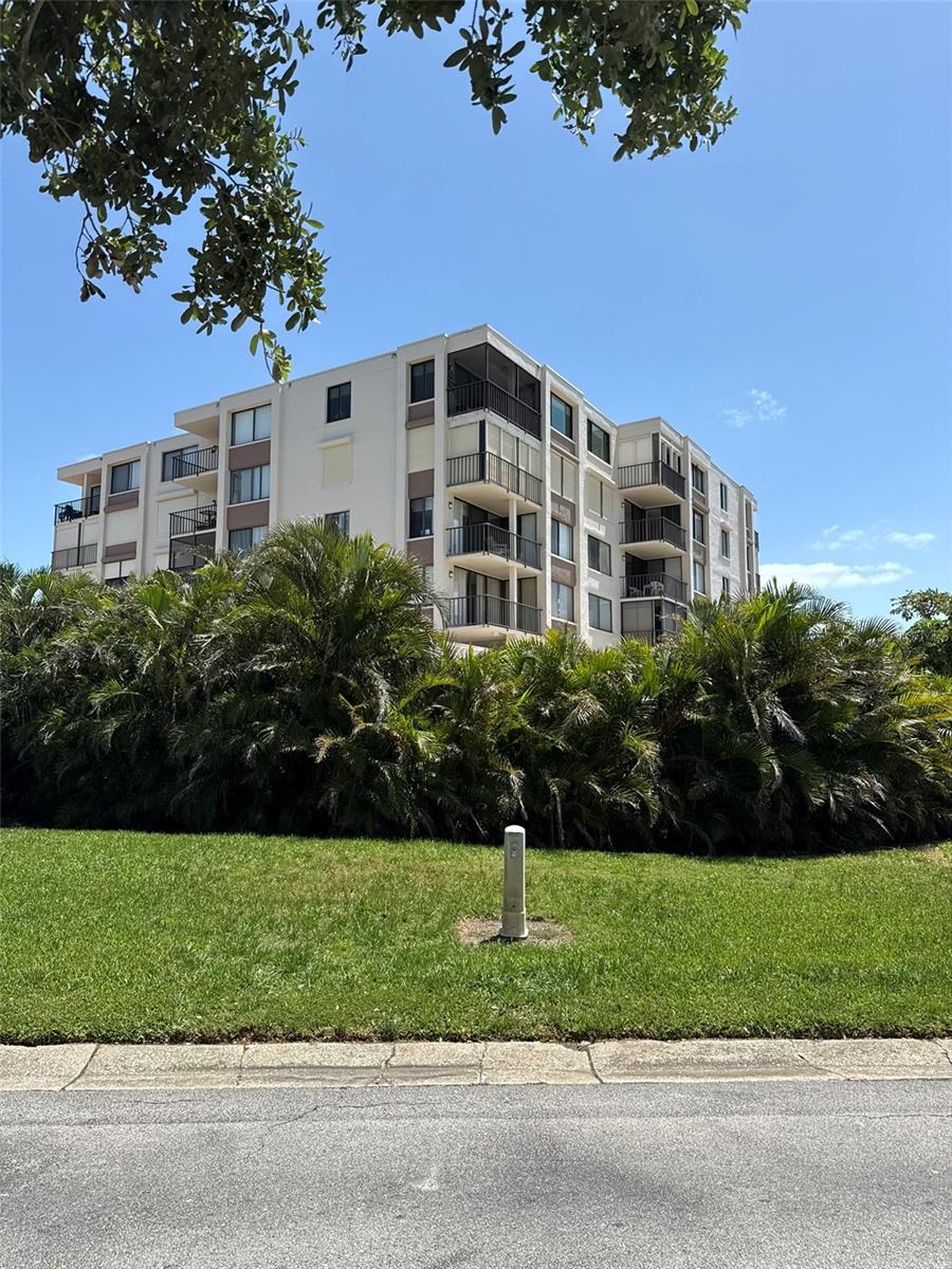 6218 PALMA DEL MAR #303, ST PETERSBURG, FL — photo 3