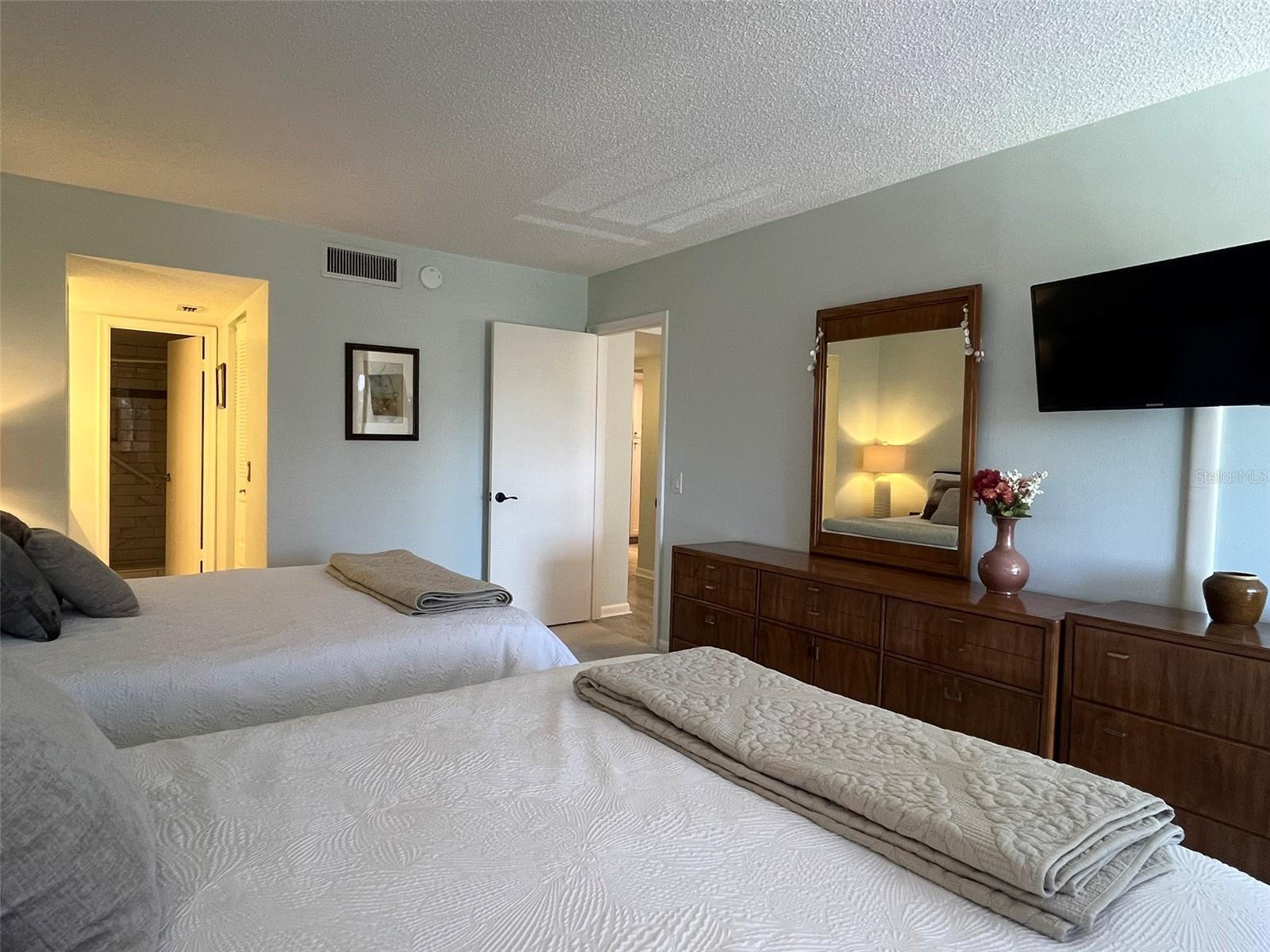 6218 PALMA DEL MAR #303, ST PETERSBURG, FL — photo 21