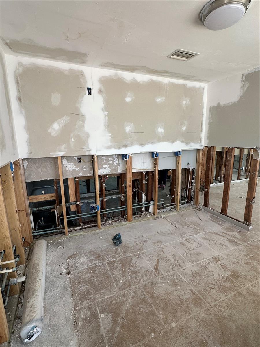 13434 1ST ST E, MADEIRA BEACH, FL — photo 10