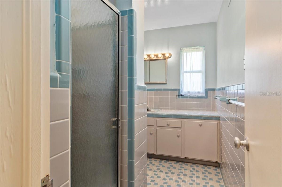 1541 FLOWER DR, SARASOTA, FL — photo 31