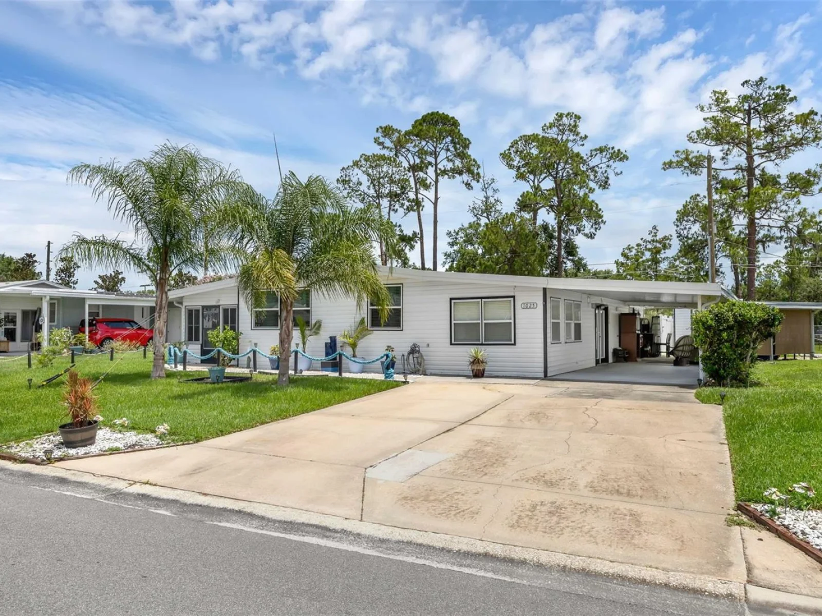 1025 CAPELLA DR, TAVARES, FL — photo 1