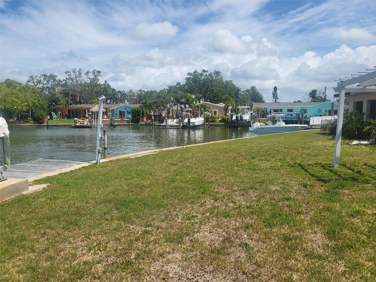 3995 SOUTH CIR, LARGO, FL — photo 14