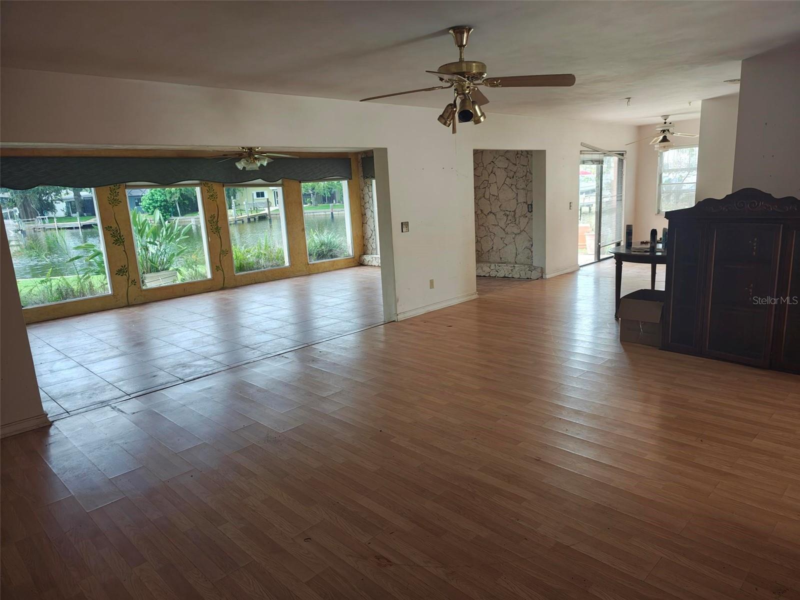 3995 SOUTH CIR, LARGO, FL — photo 19