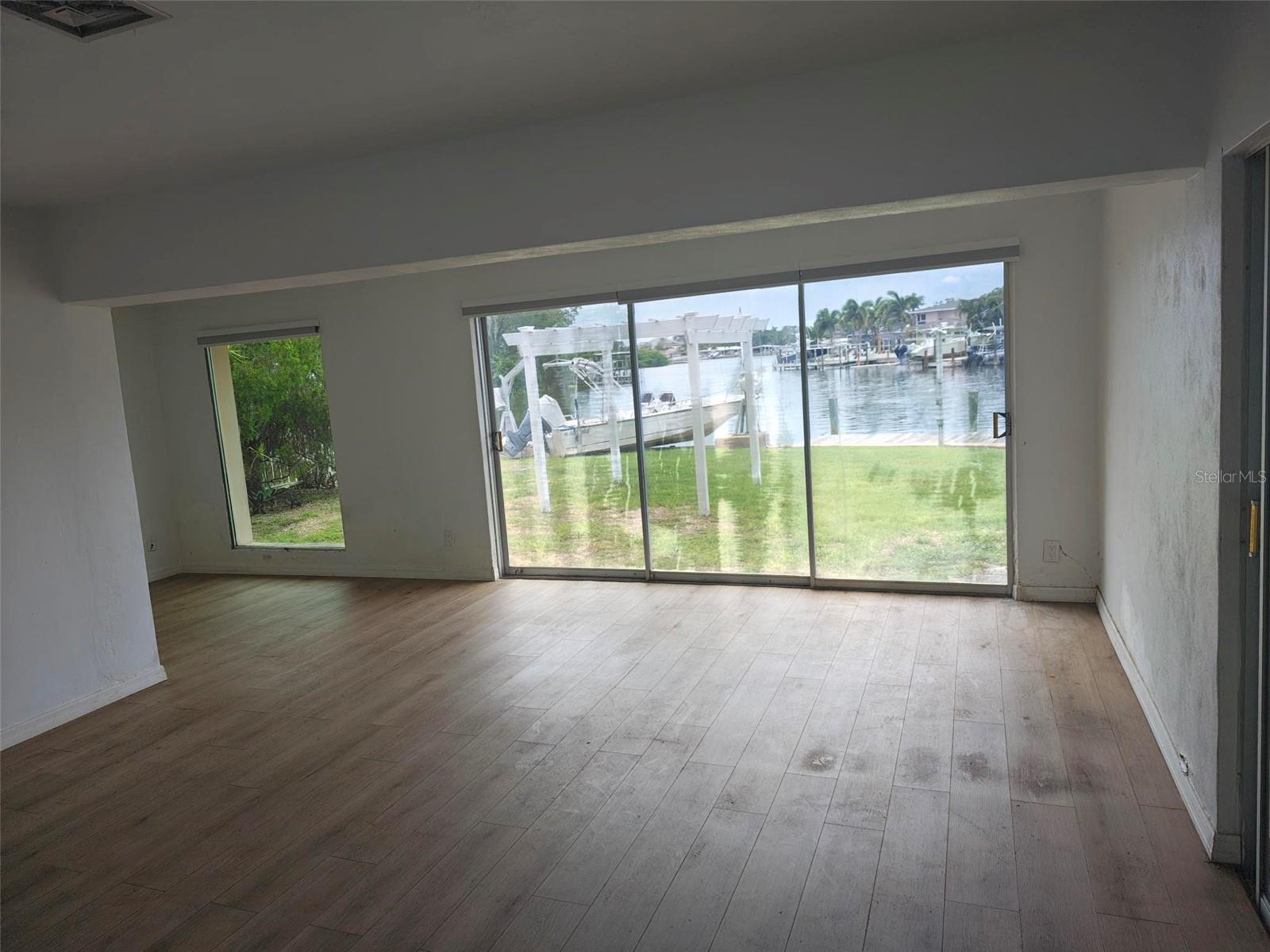 3995 SOUTH CIR, LARGO, FL — photo 20