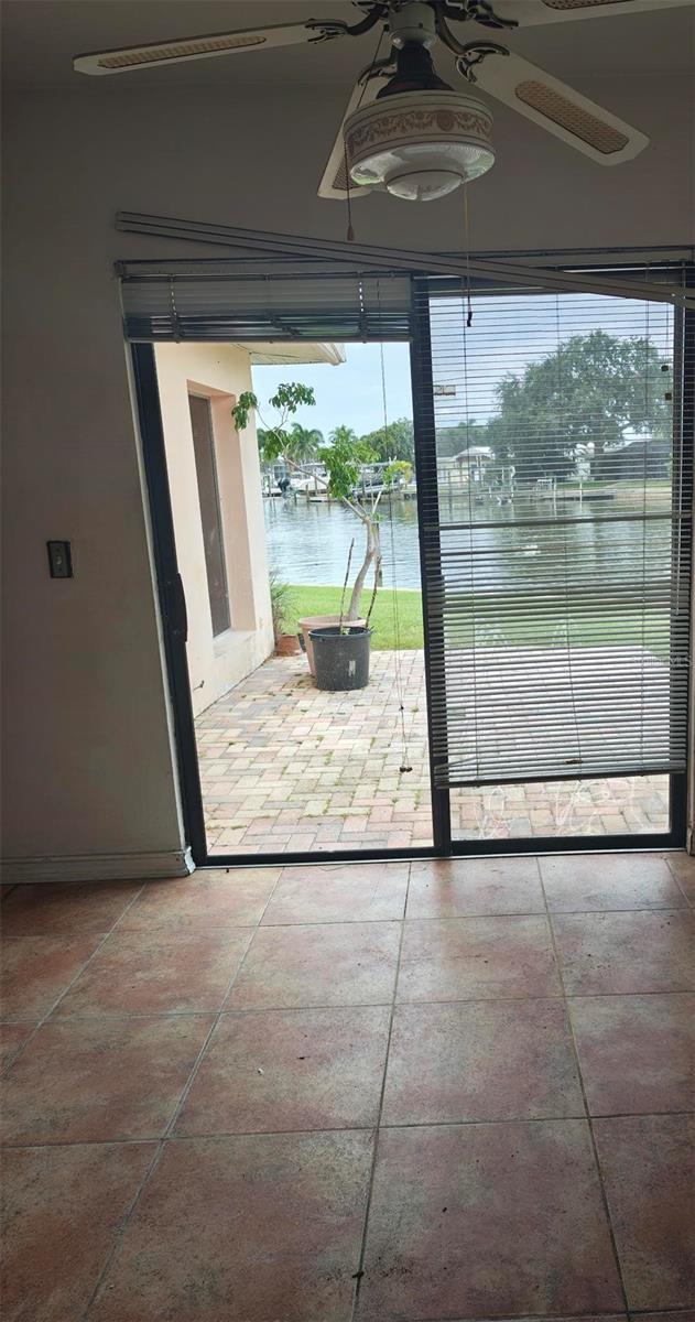 3995 SOUTH CIR, LARGO, FL — photo 22