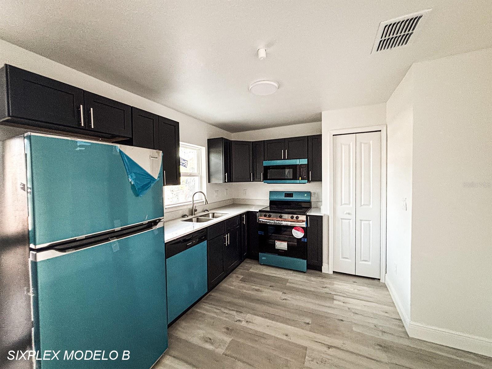 2201 CONWAY DR #202, DELTONA, FL — photo 2